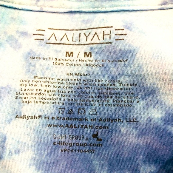 🎼AALIYAH🎼Upcycled Tie Dyed SS Shirt in Blue 🎼Measurements in Pics🎼 - Picture 4 of 10